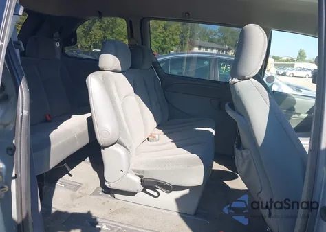 2005 Chrysler Town & Country from USA, damaged, VIN 1C4GP45R05B437579